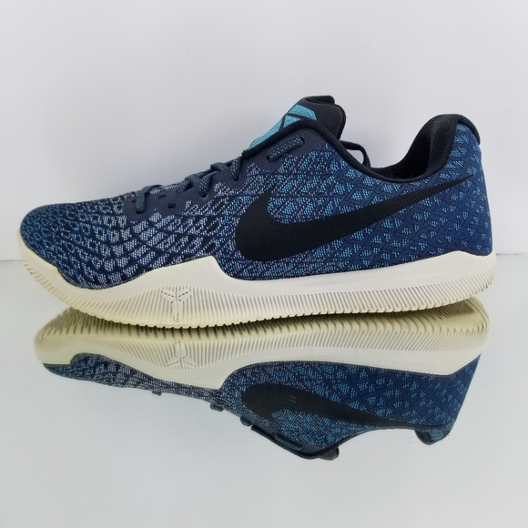 kobe bryant shoes size